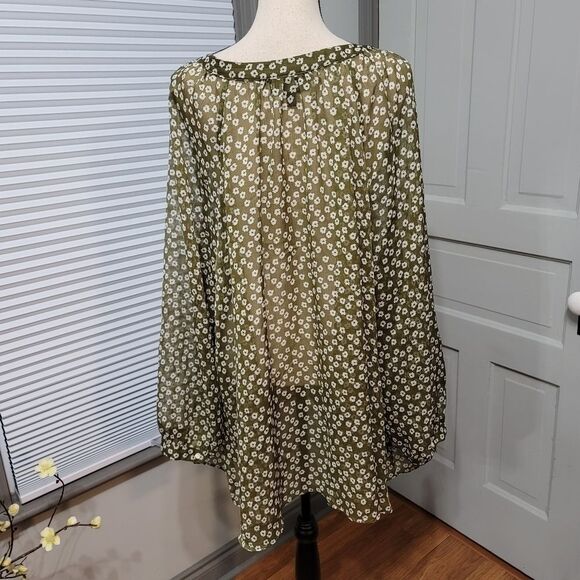 LANE Bryant Semi Sheer Dainty Flower Print Pheasant Blouse - Picture 7 of 7